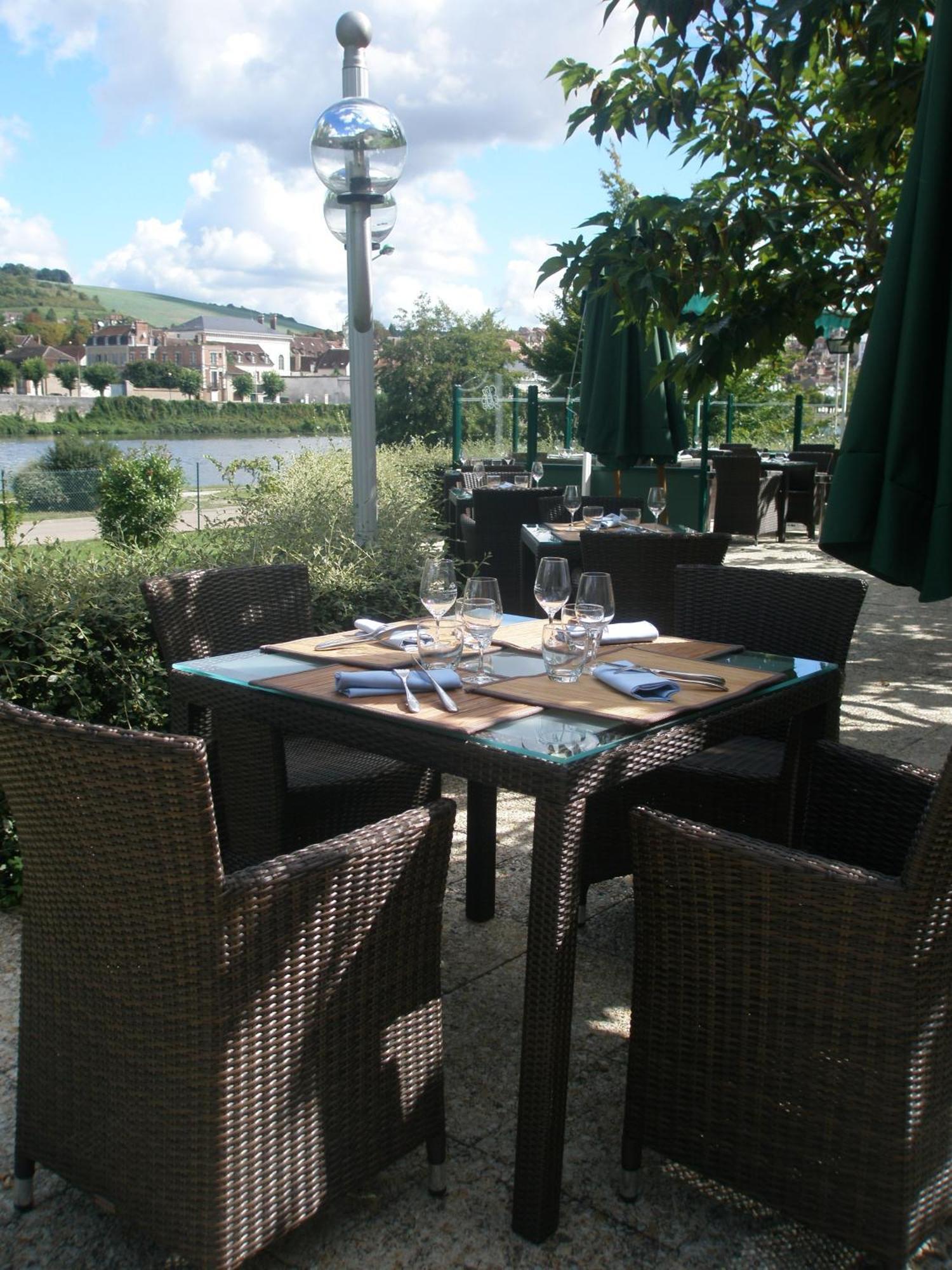 Hotel Restaurant Le Rive Gauche Joigny Luaran gambar